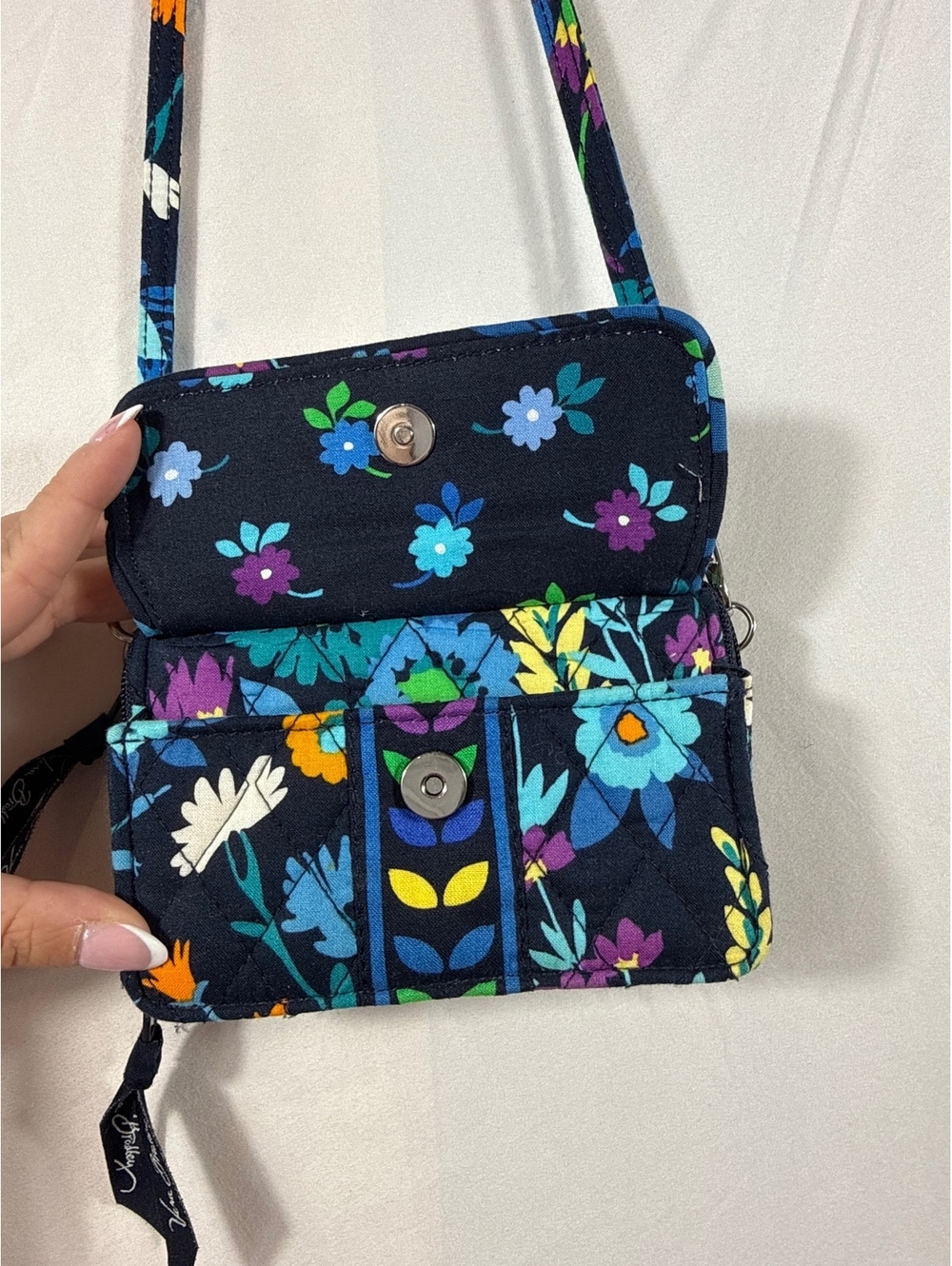 Vera Bradley Cross Body Purse - Picture 4 of 9
